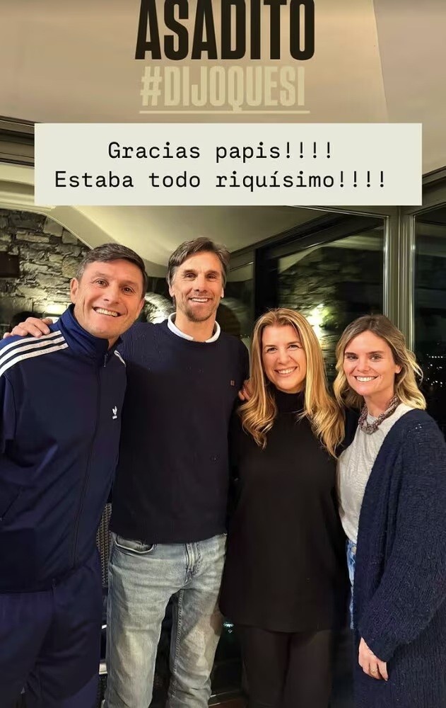  聯(lián)系密切！尼科-帕斯父親到米蘭市和薩內(nèi)蒂共進(jìn)晚餐，并合影留念