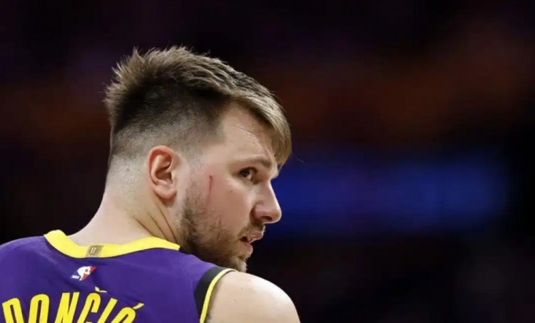  湖人該怎么續(xù)約東契奇？ 他的利益最大化如何體現(xiàn)？