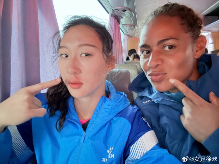  神勇！女足國門徐歡曬照，比賽中被球砸臉仍力保球門不失