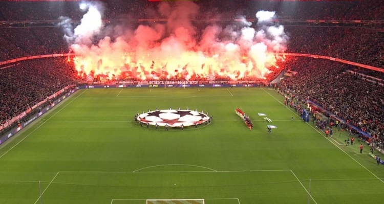  球迷在對陣藥廠時燃放煙火，拜仁被罰款5萬歐+關(guān)閉部分球場看臺