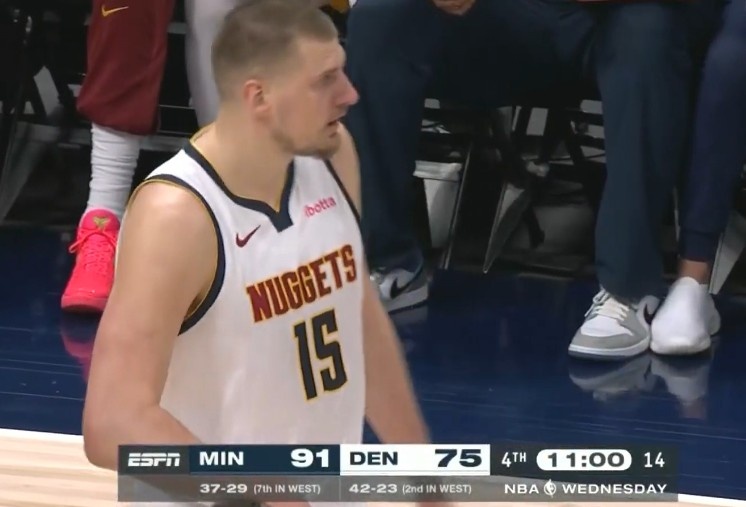  不休息！末節(jié)開始后約基奇繼續(xù)打 目前出戰(zhàn)時間全場最高