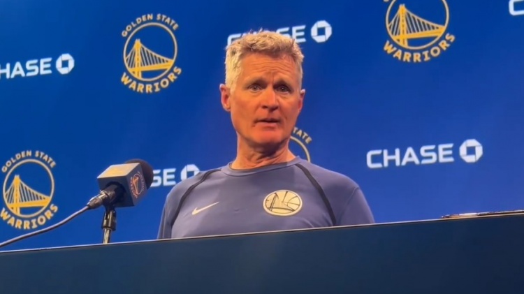  是否考慮過(guò)巴特勒與庫(kù)明加齊上陣的小陣容？科爾：這確實(shí)是個(gè)選擇