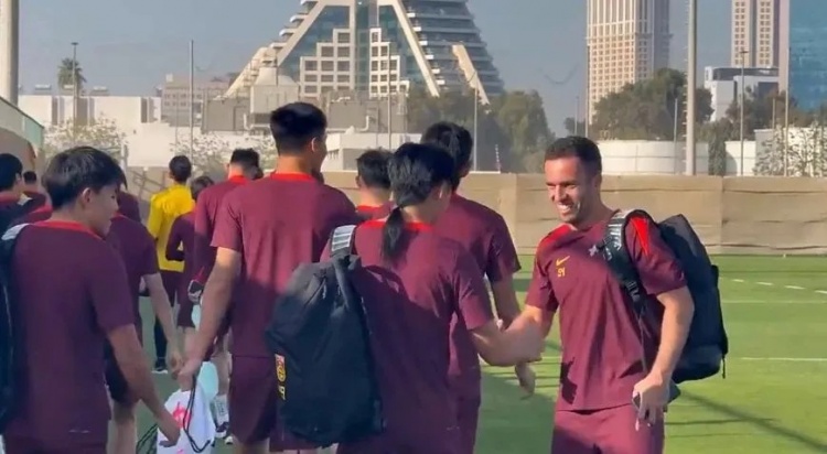  東體：塞鳥歸化沒有太多開銷，主要靠他個人追求和對中國文化認(rèn)同