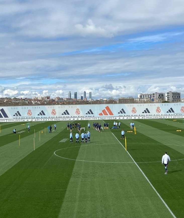  希望無礙，記者：維尼修斯因身體不適缺席了皇馬今日合練