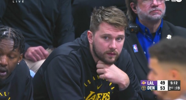  愛莫能助??！東契奇本場缺陣 坐在場邊觀戰(zhàn)