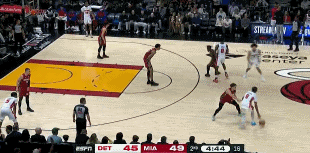  掀起攻勢！CC擋拆后超遠三分+快攻反擊上籃連得五分 帶隊反超