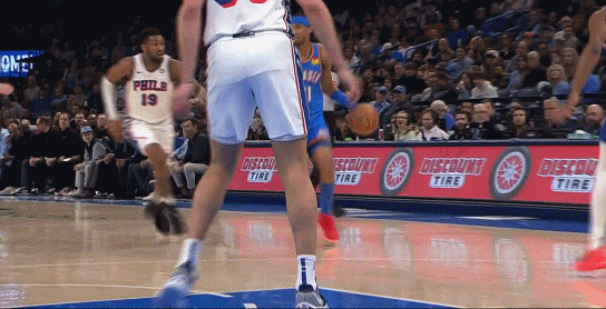  “亞歷山小”！阿隆-維金斯突破歐洲步晃開防守 上籃命中