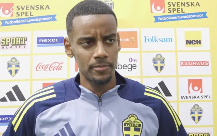  伊薩克：對(duì)轉(zhuǎn)會(huì)傳聞沒(méi)什么好說(shuō)的，不會(huì)說(shuō)我像亨利，那太狂妄了