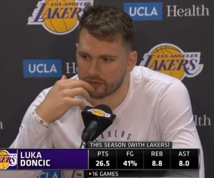  略微出手！東契奇本賽季在湖人場(chǎng)均26.5分8.8板8助1.9斷