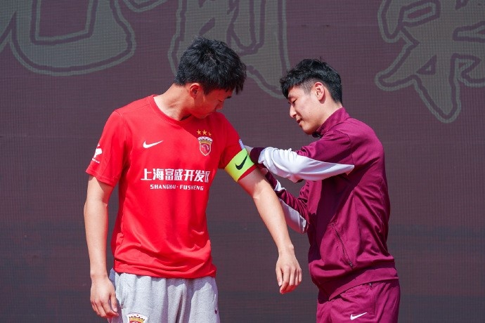  海港跟隊：武磊出席海港富盛經開隊新賽季中乙出征儀式