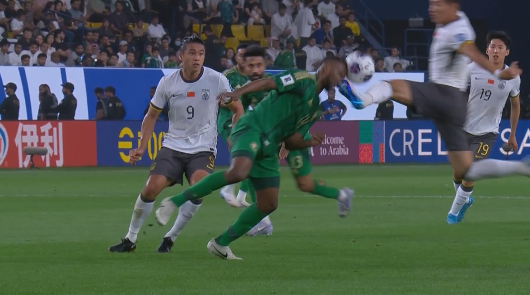  林良銘爆頭染紅！黃健翔：判紅牌也是規(guī)則范圍內(nèi)，是合理的