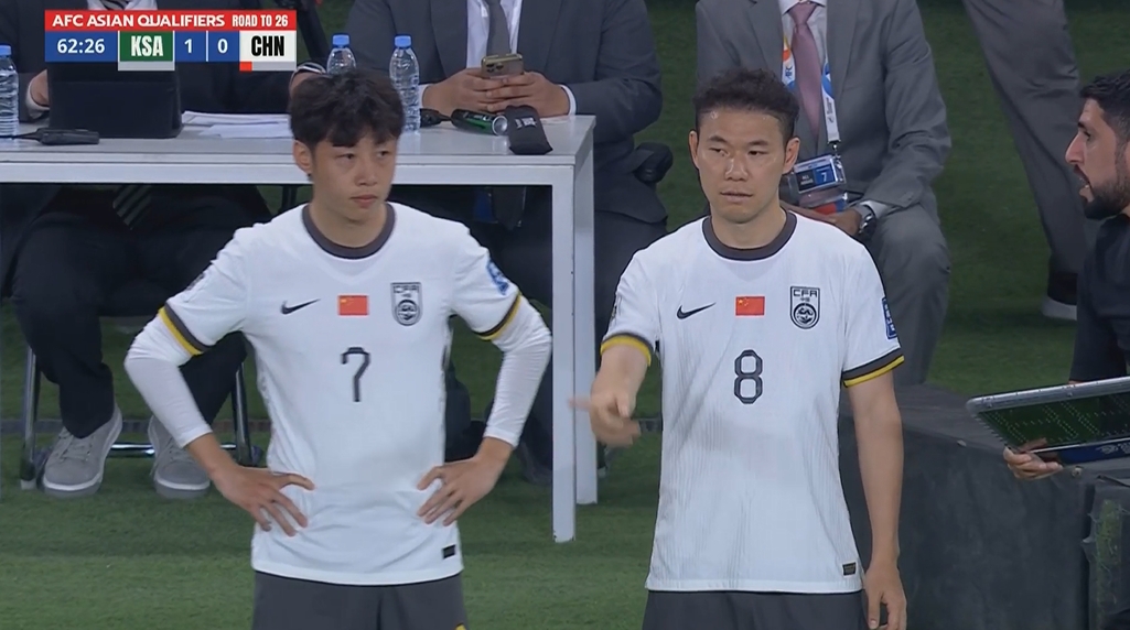  媒體人：伊萬這換人屬于是投降了，兩場踢沙特他都像臥底