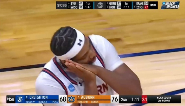  致敬小學(xué)生！奧本大學(xué)丹佛-瓊斯高難度2+1后獻(xiàn)出庫里“晚安安”