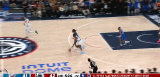  這招殺人啊！萊昂納德連續(xù)命中兩記急停干拔跳投