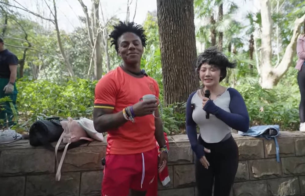  劇情拉滿！Speed中國行逛上海人民公園“相親角”