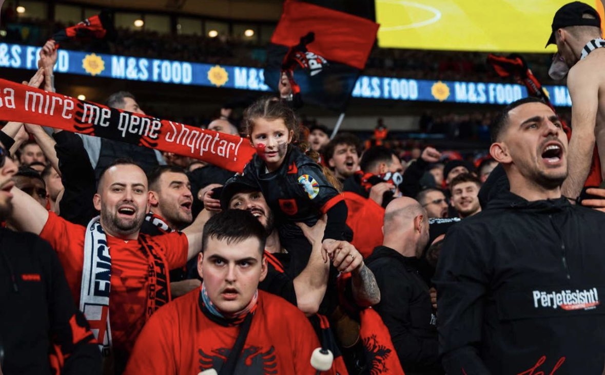  郵報(bào)：英足總將嚴(yán)打客隊(duì)球迷混入主隊(duì)區(qū) 下場(chǎng)主場(chǎng)比賽將無此問題