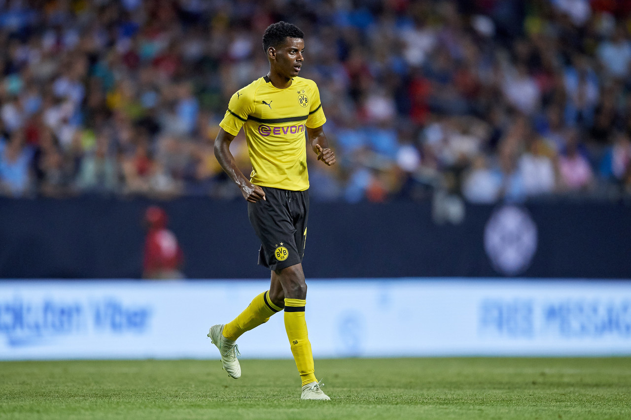  看走眼?多特僅1500萬歐賣掉伊薩克，如今多隊(duì)有意&紐卡標(biāo)價1.8億