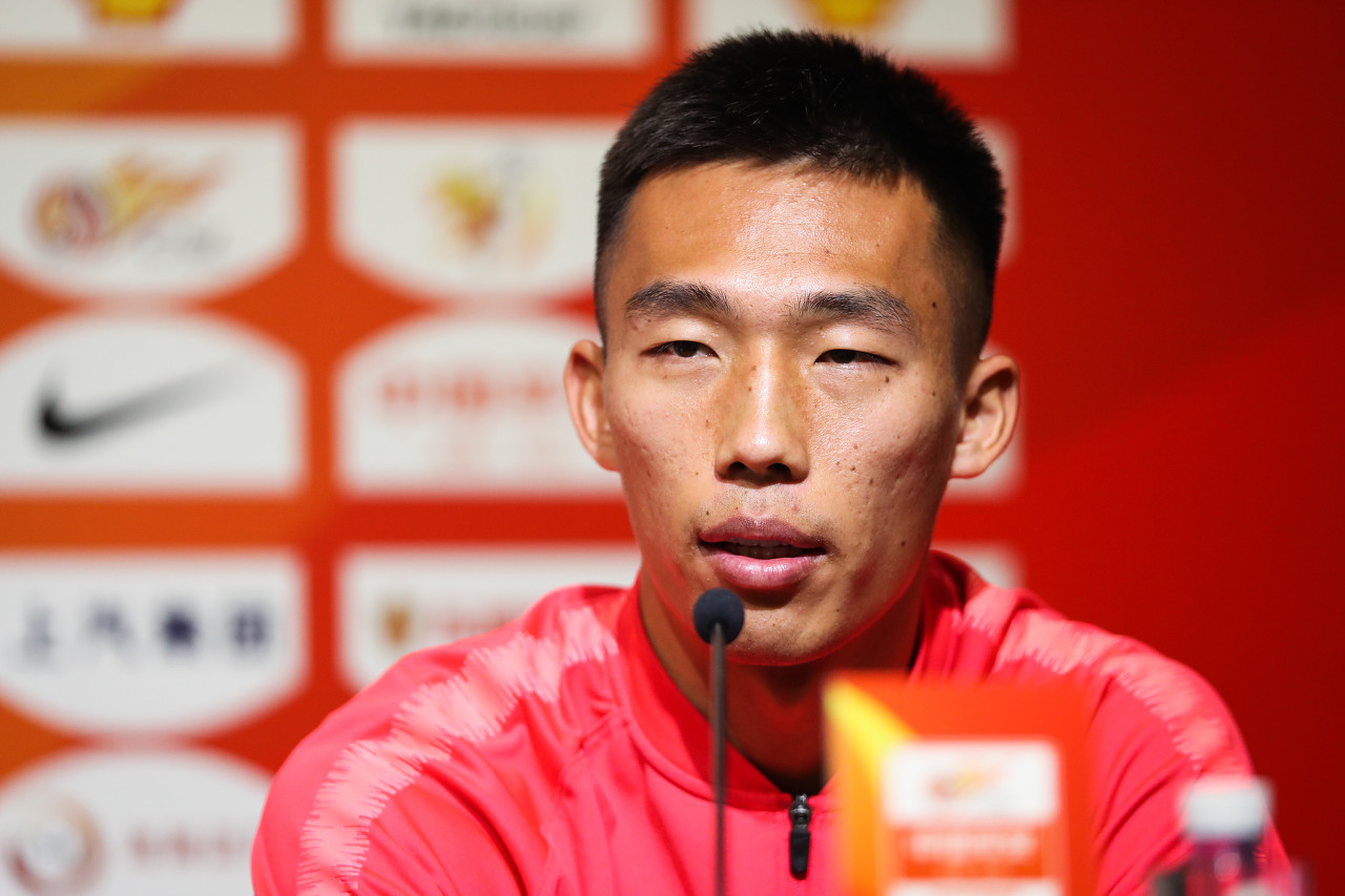  東體：劉小龍已前往西海岸報(bào)到 大連方面一直對劉祝潤、賀慣有意