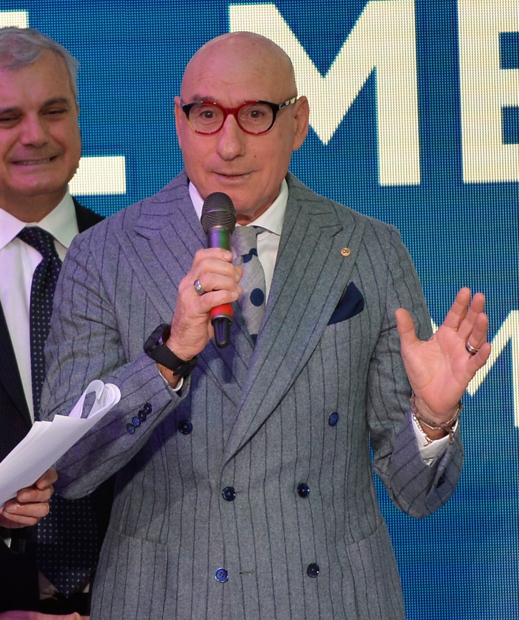  名宿：米蘭必須堅持信任孔塞桑，再換帥只會制造更大的混亂