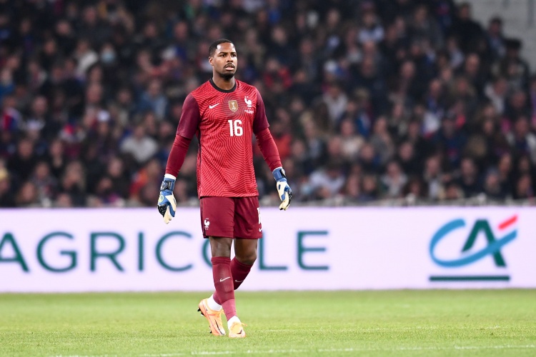  兩撲點(diǎn)！邁尼昂兩次幫助法國贏得點(diǎn)球大戰(zhàn)，是隊(duì)史首位做到的門將