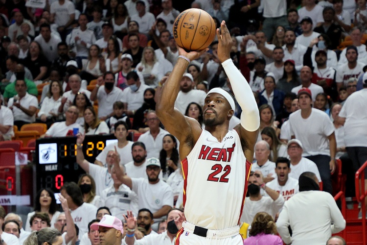  高管談截止日：只有馬威讓我驚訝 獨(dú)行俠劍指現(xiàn)在卻沒后續(xù)操作？