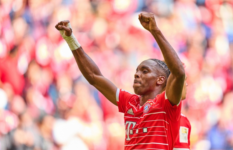  羅馬諾：特爾要權(quán)衡未來&不會(huì)進(jìn)拜仁比賽名單，曼聯(lián)有意先租后買