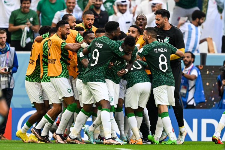  足球報(bào)：沙特主帥為國(guó)腳制定特殊飲食方案，U20新人已獲重視