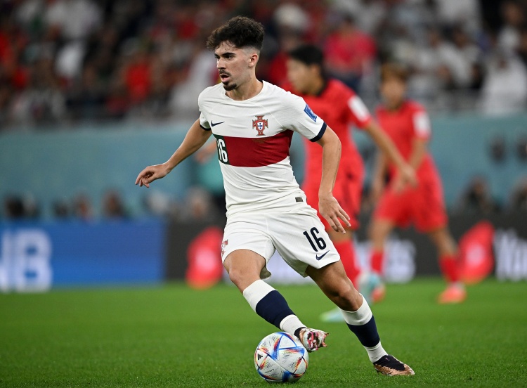  被葡萄牙主帥稱為“大師”！維蒂尼亞：我要不辜負(fù)這些贊揚(yáng)