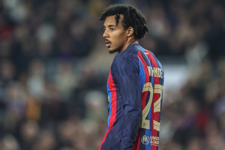  孔德本賽季34場全勤出場時(shí)間隊(duì)內(nèi)第1，已連續(xù)為巴薩出場了69場