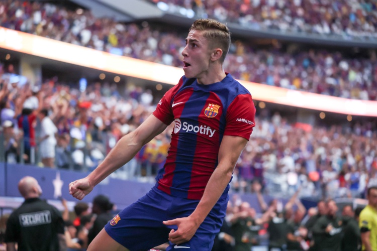  高空轟炸，費(fèi)爾明打進(jìn)巴薩本賽季西甲第2個(gè)頭球進(jìn)球