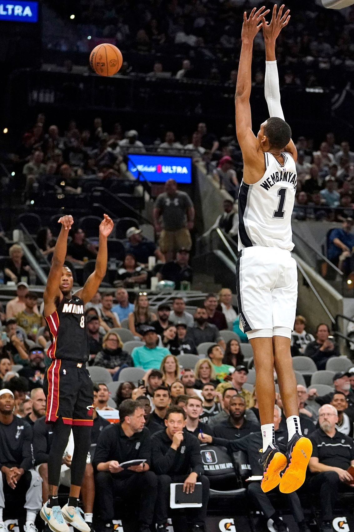  場均3.8蓋帽斷檔領(lǐng)先第二名！文班預(yù)計(jì)將無緣最佳防守等獎項(xiàng)評選