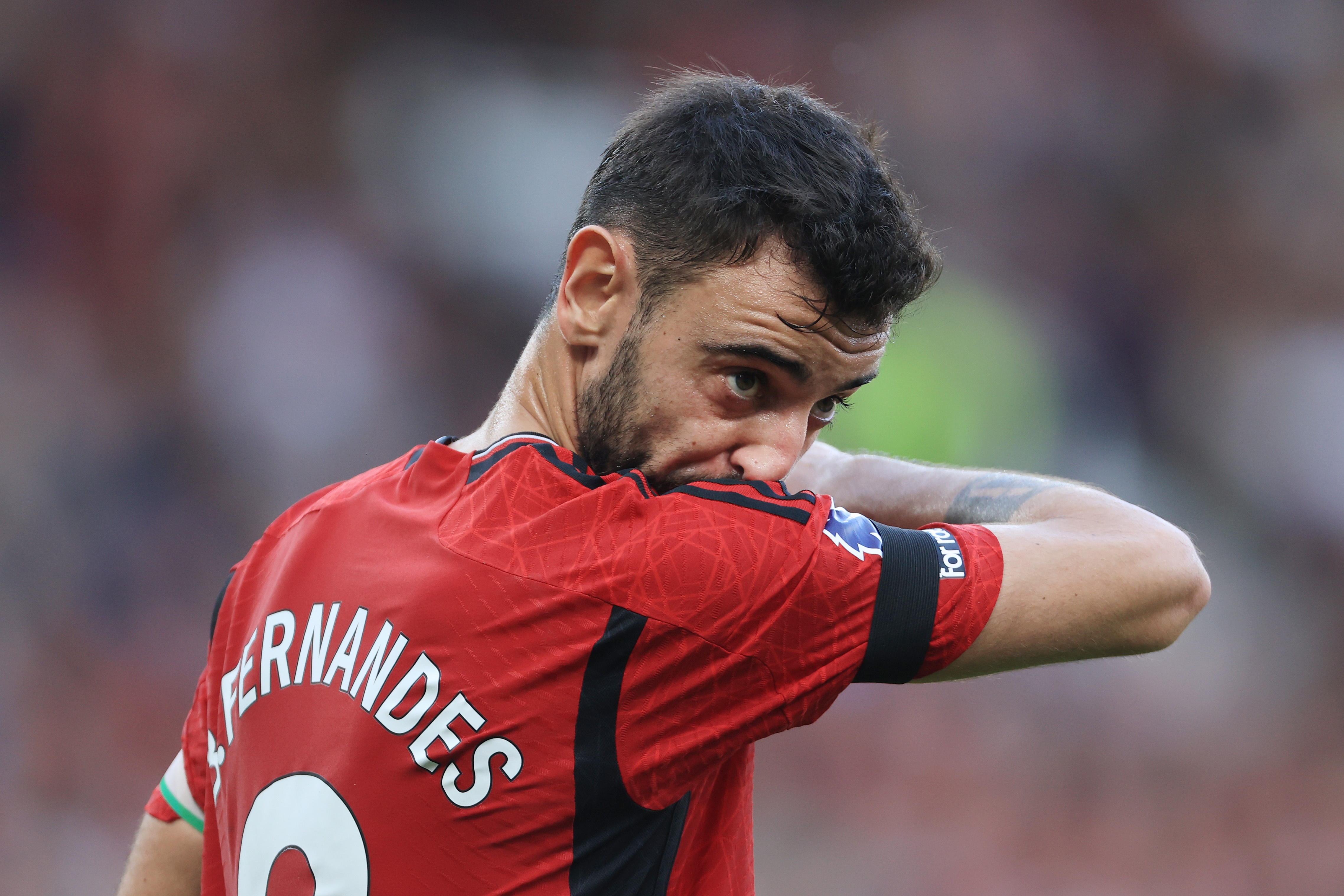  上演帽子戲法，B費生涯在歐聯(lián)杯已直接參與41球，領(lǐng)跑所有球員