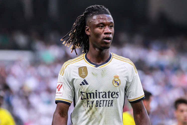  卡馬文加送點(diǎn)VAR錄音：犯規(guī)動作非常魯莽，他沒碰到球而踩到對手