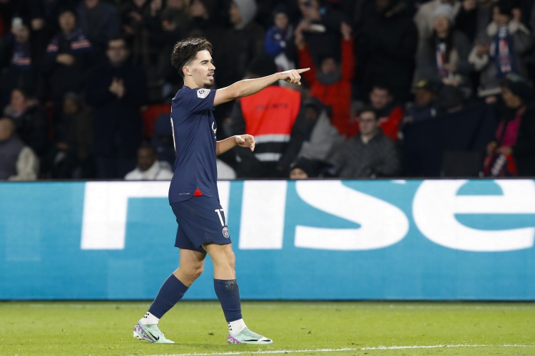  巴黎紅軍兩回合，維蒂尼亞觸球、成功傳球等數(shù)據(jù)領(lǐng)先兩隊(duì)所有球員