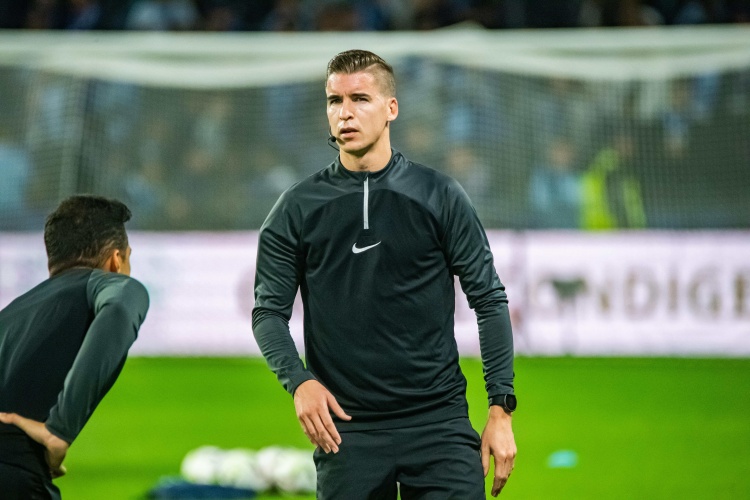  巴薩VS本菲卡裁判：法國(guó)裁判組執(zhí)法，主裁判萊特西耶