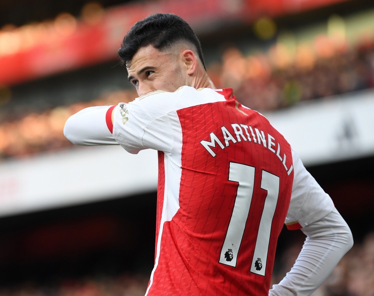  TA：馬丁內(nèi)利預計傷缺一個多月，能否出戰(zhàn)曼聯(lián)切爾西成疑