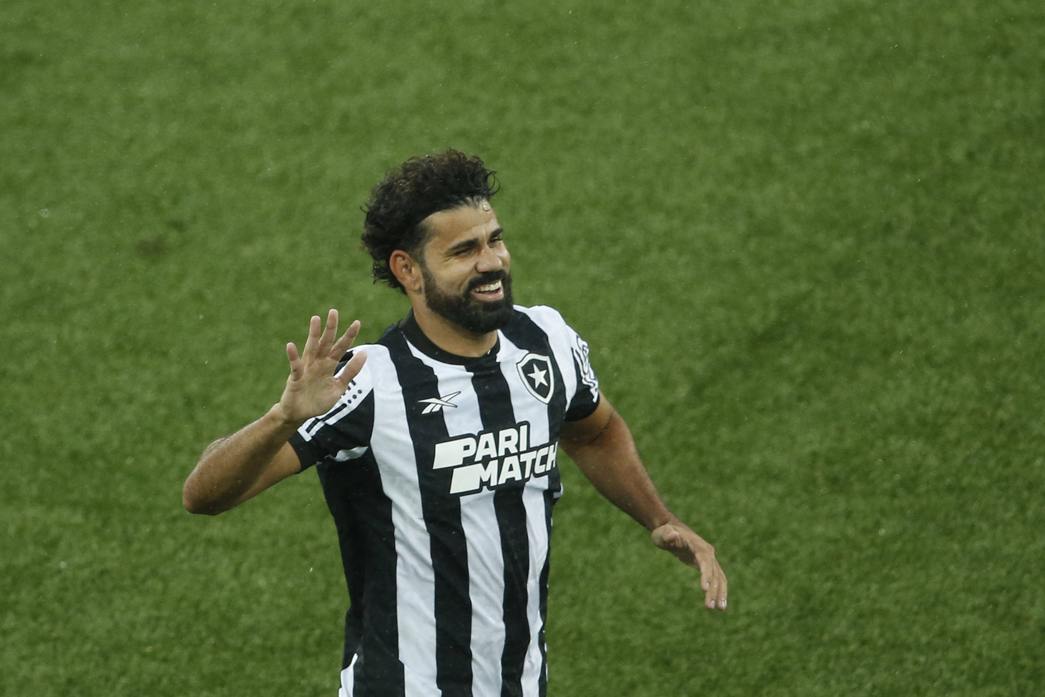  鏡報列阿森納可簽的自由前鋒：迭戈-科斯塔、馬里亞諾、貝拉在列