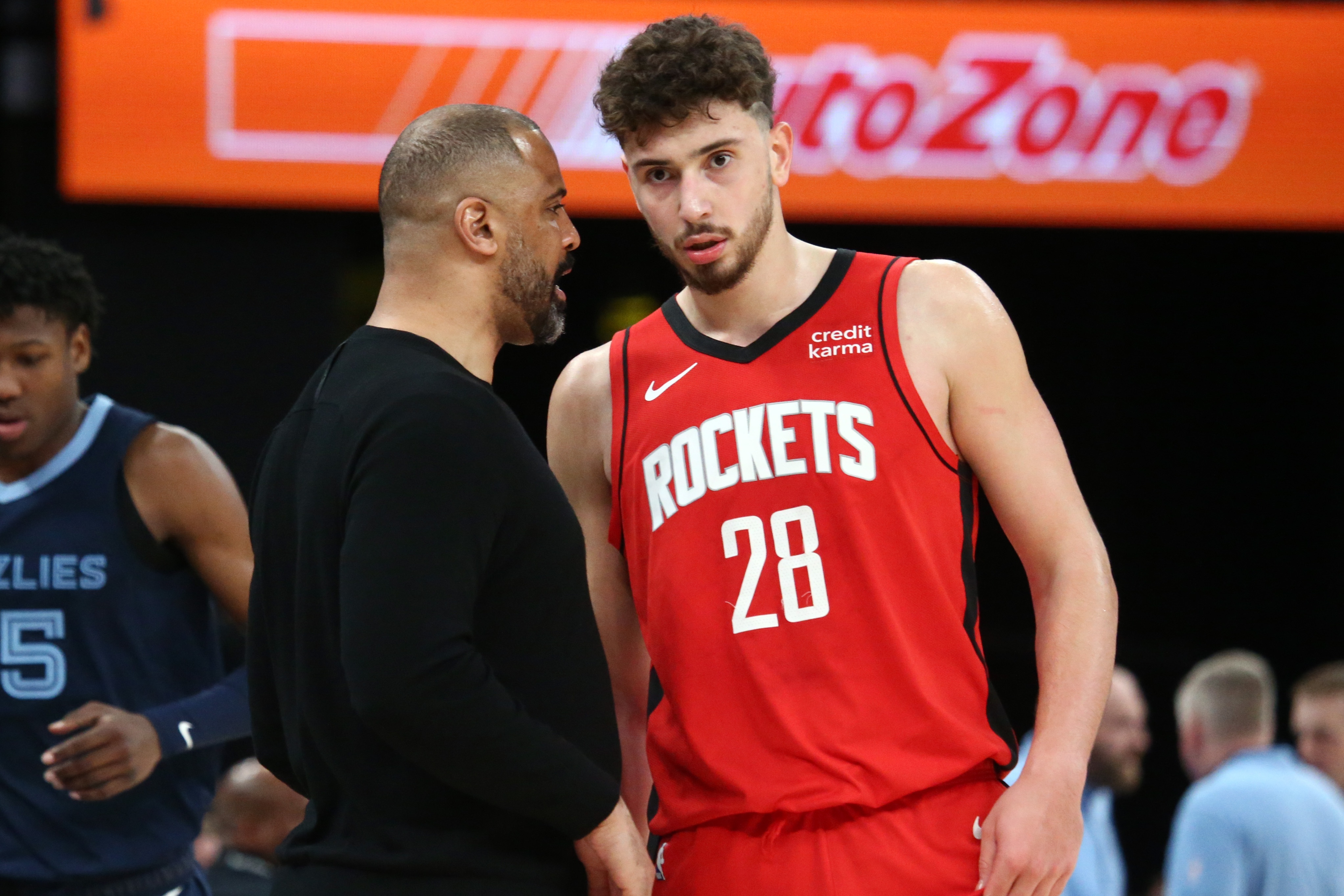 烏度卡:剛來火箭就看到申京進(jìn)全明星的潛力 我們?nèi)?duì)都為他驕傲