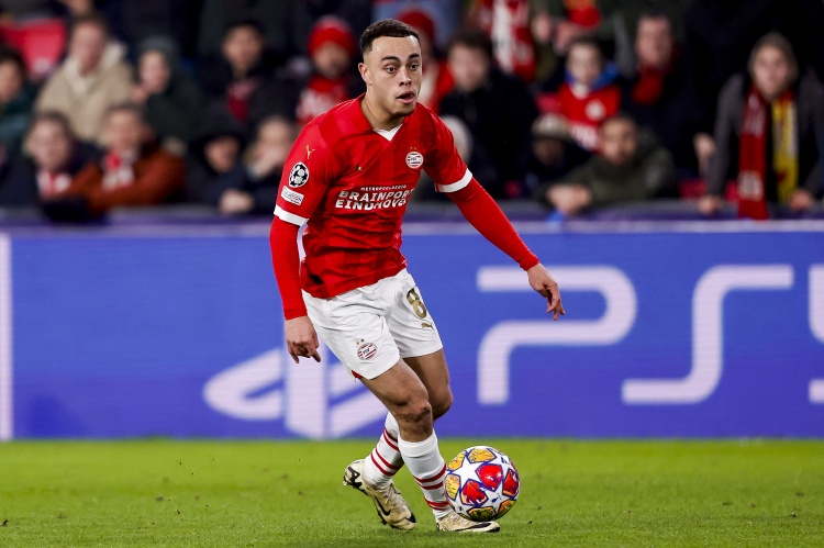  已傷缺11個(gè)月！德斯特復(fù)出為埃因霍溫替補(bǔ)出戰(zhàn)30分鐘，獲球迷掌聲