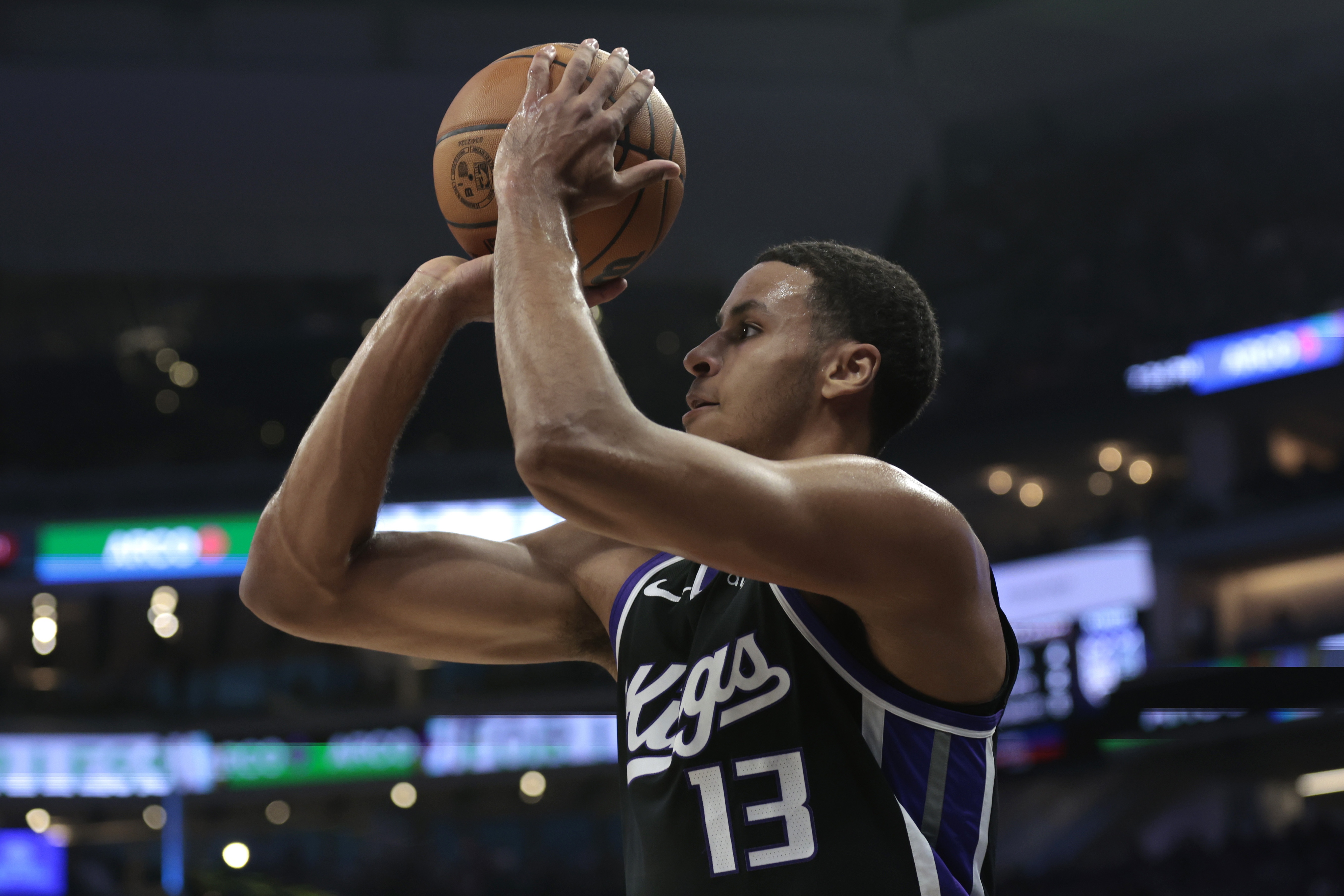  常規(guī)時間表現(xiàn)不錯！基根-穆雷12投6中&三分6中3 得到15分6板2助