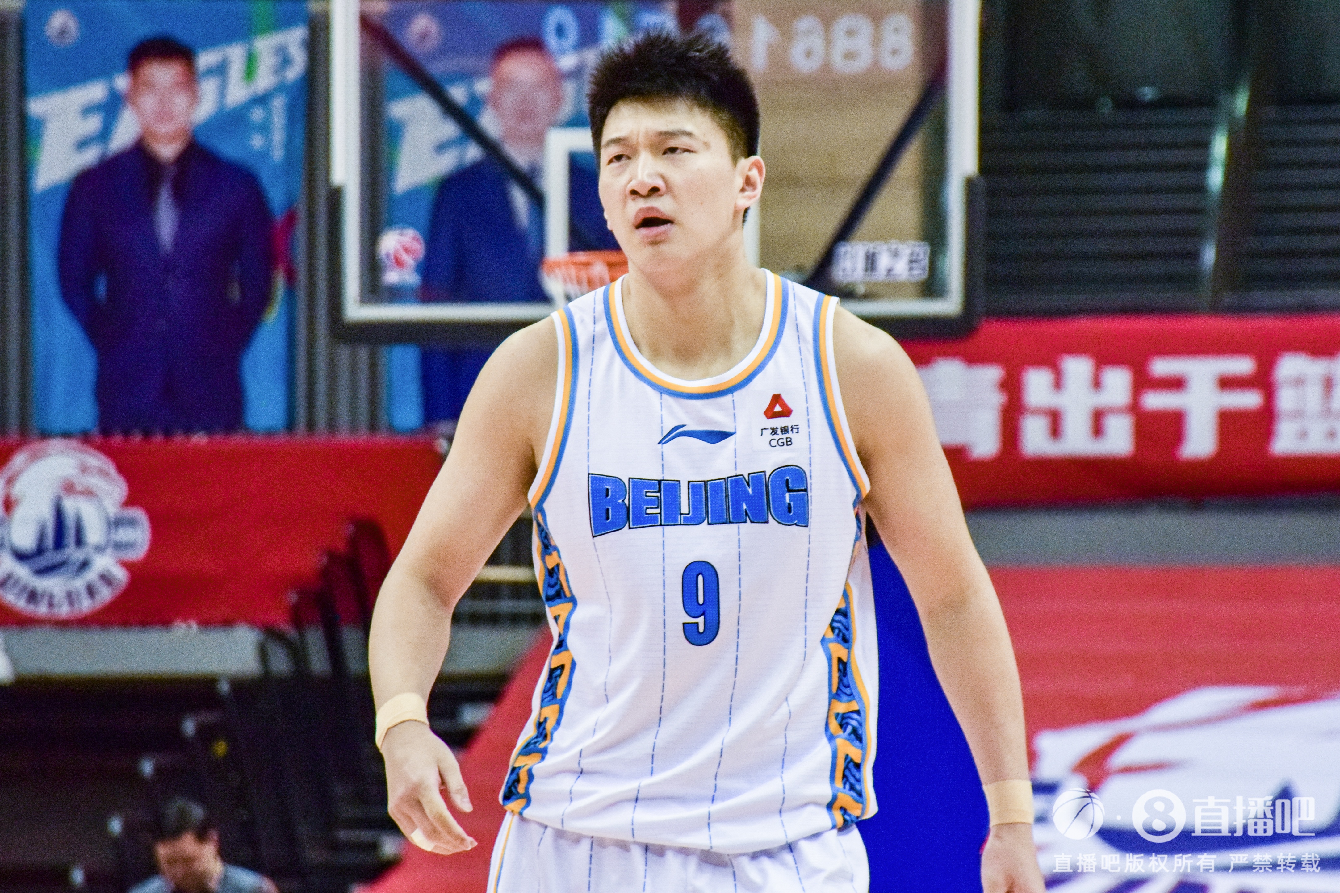  打得可以！雷蒙8中3拿10分2板1助1斷&次節(jié)單節(jié)8分 正負(fù)值+19