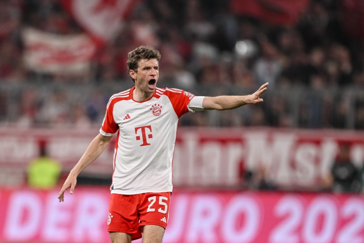  選拜仁還是藥廠去擊敗外星人球隊(duì)以拯救地球？穆勒：當(dāng)然是拜仁