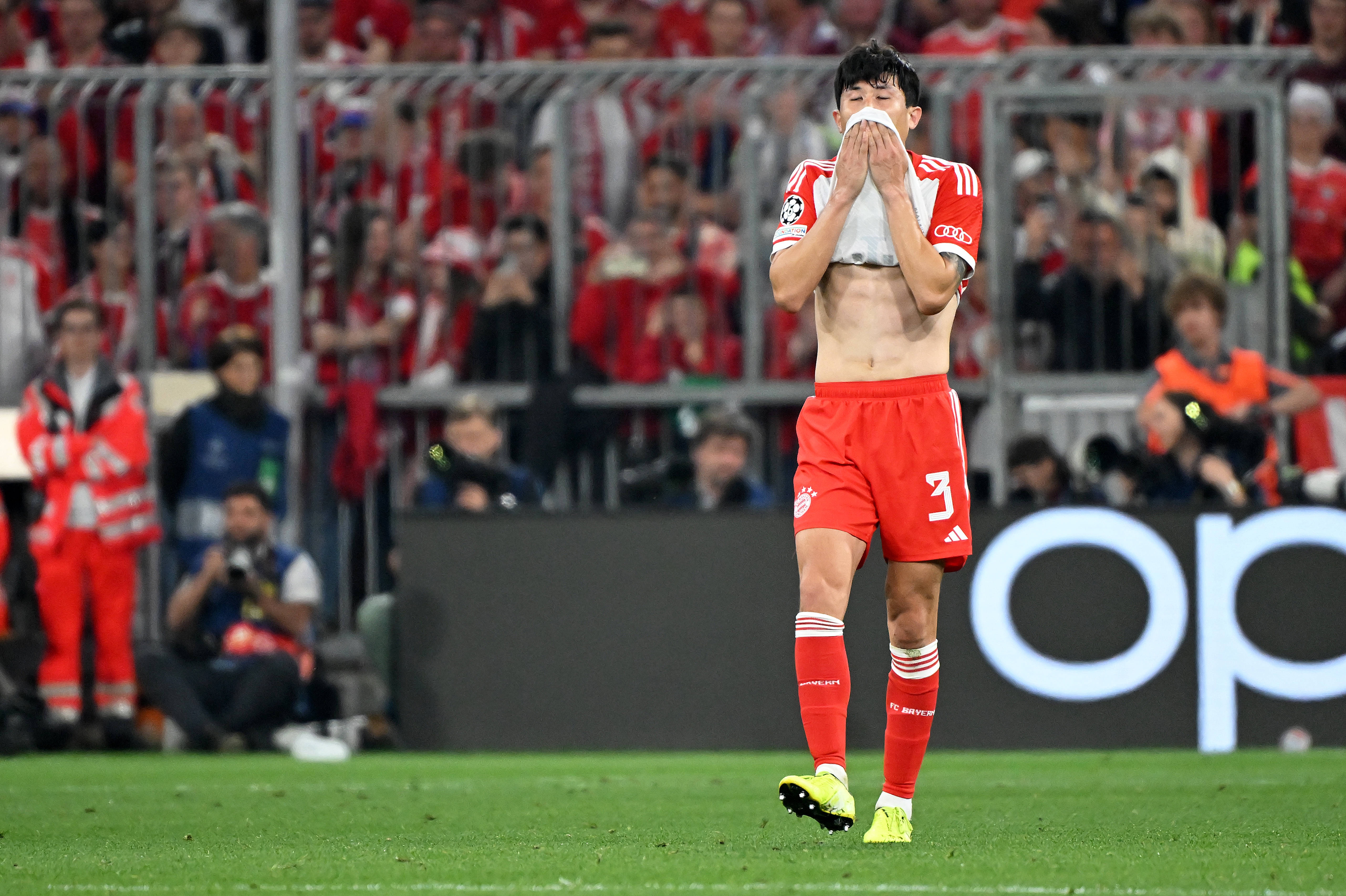  記者：金玟哉跟腱疼痛影響場上表現(xiàn)，希望獲得休息時間養(yǎng)傷