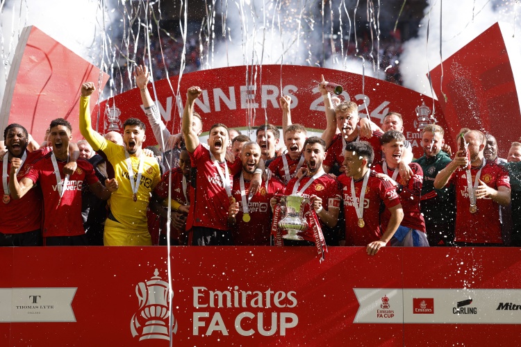  足總杯和中國足協(xié)杯模式有何區(qū)別？記者：前者打亂了抽，抽誰算誰