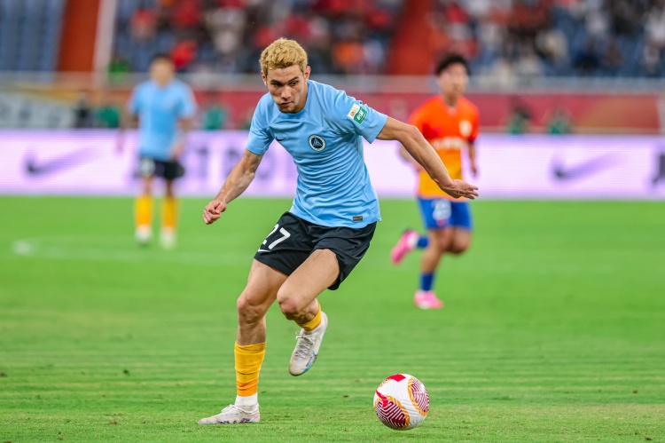  半場8次丟失球權(quán)！媒體人：拜合拉木身體夠硬肯拼，但不能觸球多