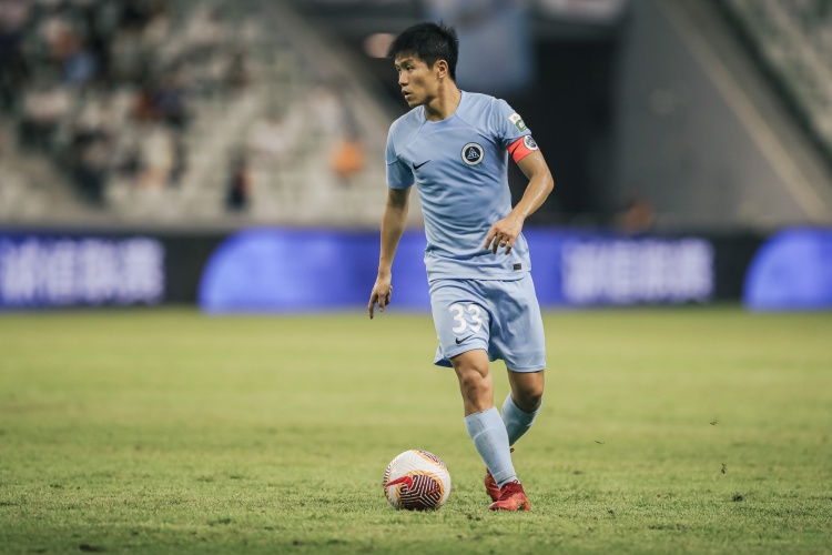  35歲朱寶杰轉(zhuǎn)會(huì)上海嘉定匯龍，此前效力深圳新鵬城51場(chǎng)打進(jìn)1球