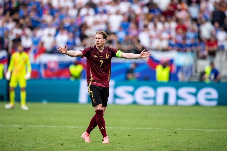  庫爾圖瓦：德布勞內(nèi)很有天賦，他發(fā)揮出色，球隊就會發(fā)揮得更好