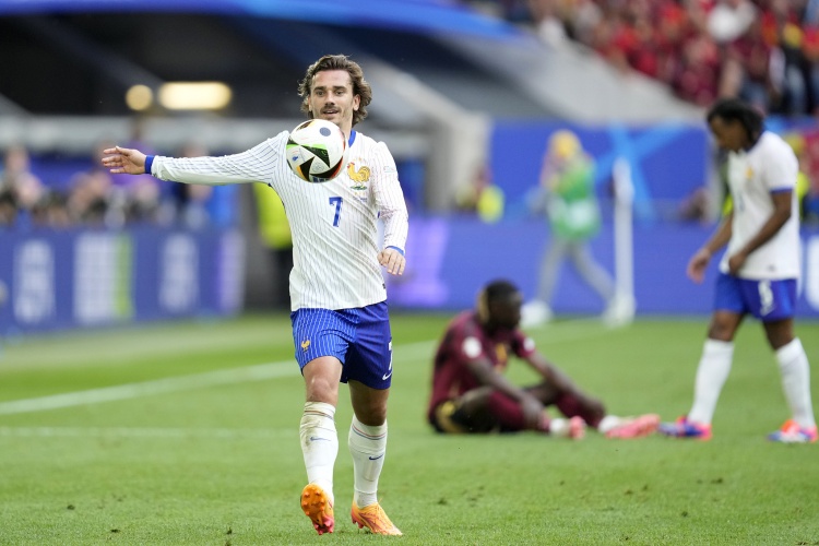  隊報：因行程安排沖突，格列茲曼將缺席法國隊致敬儀式