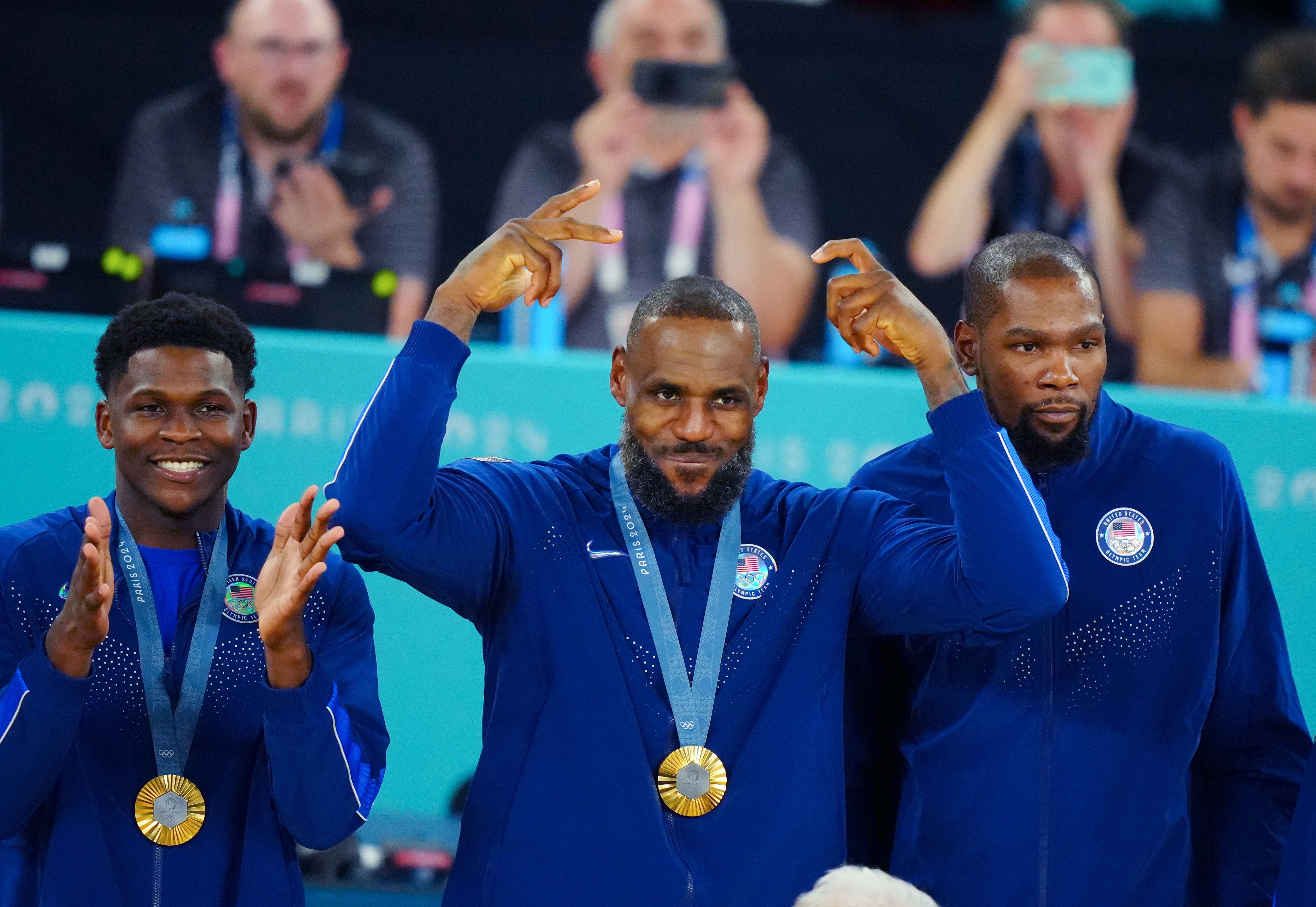  愛德華茲：和美國(guó)隊(duì)隊(duì)友相見沒什么意思 我想擊敗他們?cè)僬f垃圾話