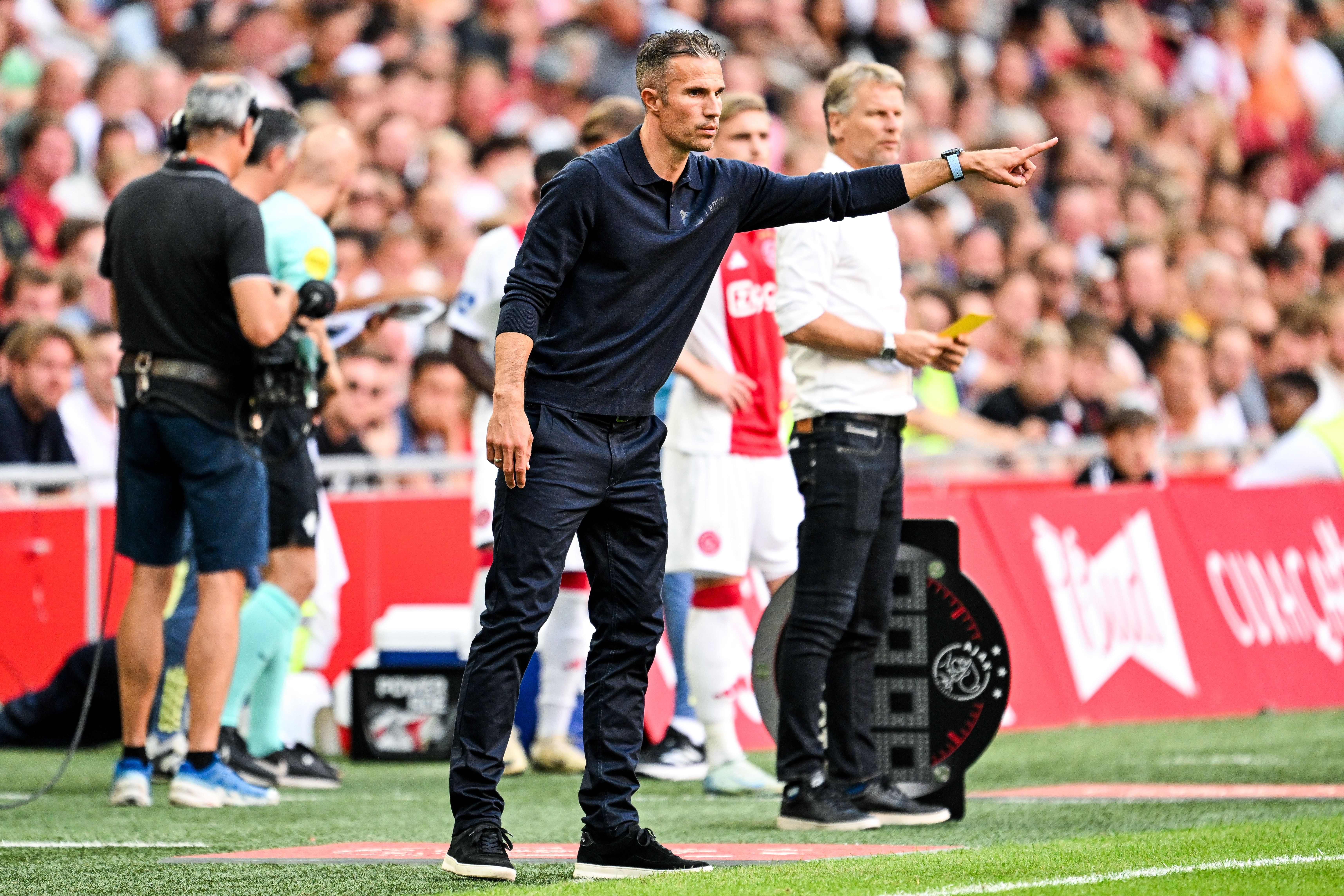  費耶諾德球員：我們必須盡快適應(yīng)范佩西的戰(zhàn)術(shù)，在荷甲和歐冠前進(jìn)